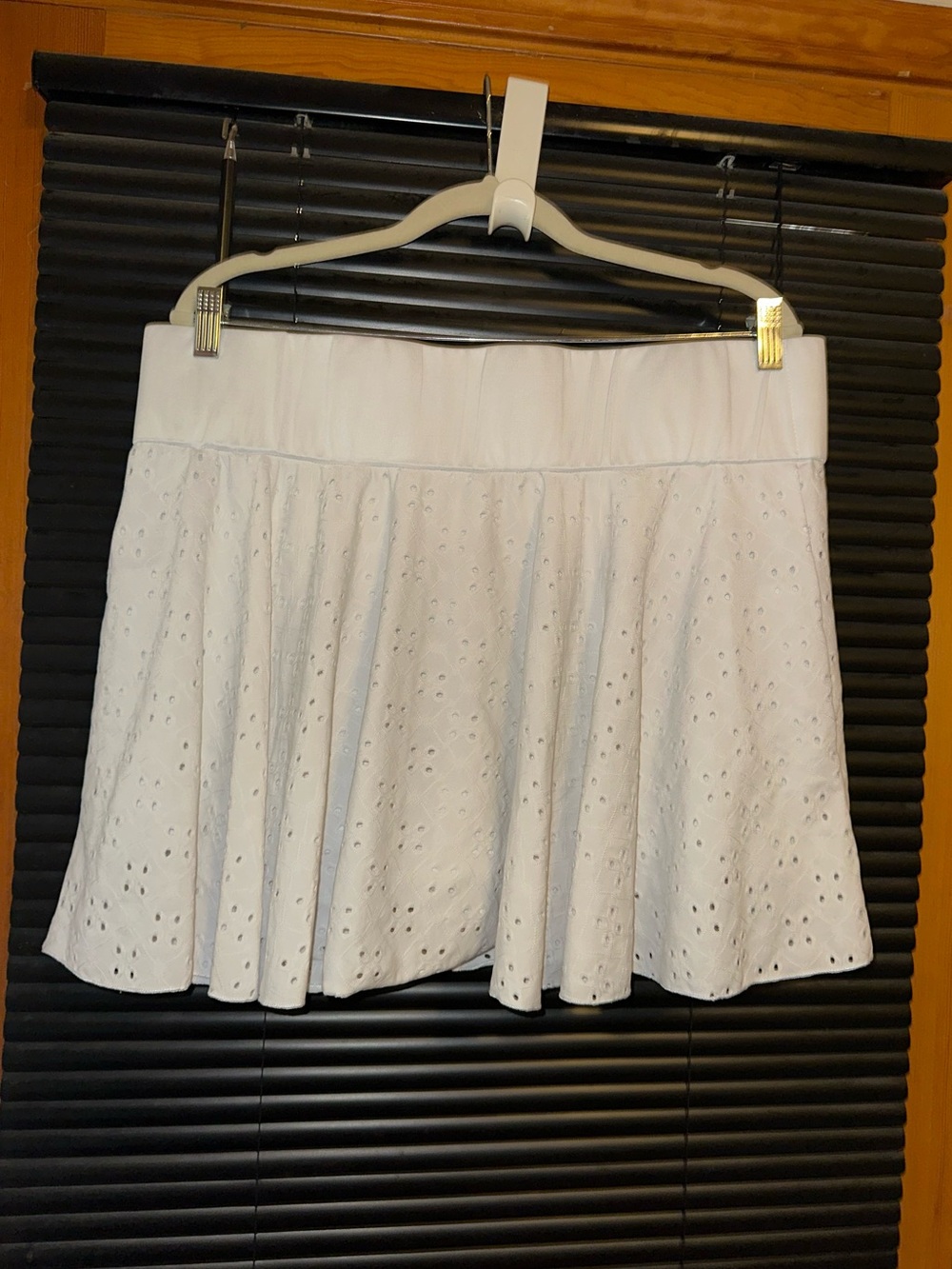 Shien curve mini skort